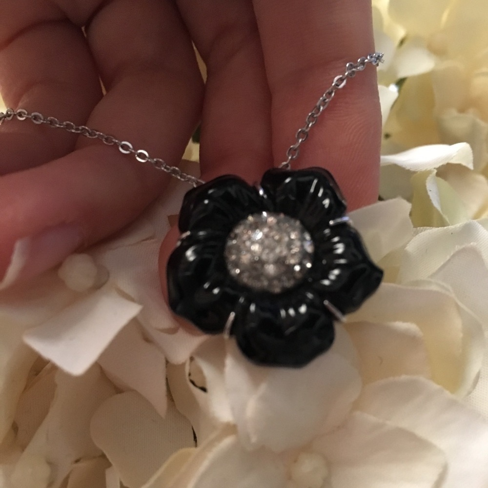 Gorgeous authentic Swarovski ring and necklace set - Picture 3 of 5